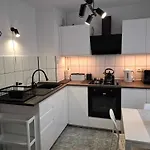 50 M Z Balkonem Na Parterze *