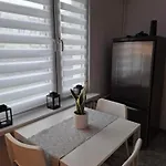 Appartement 50 M Z Balkonem Na Parterze *