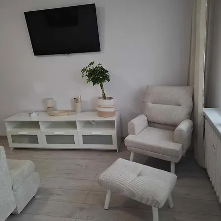 50 M Z Balkonem Na Parterze * Быдгощ