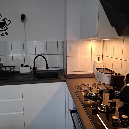 Апартаменты 50 M Z Balkonem Na Parterze *