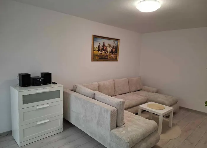 50 M Z Balkonem Na Parterze *