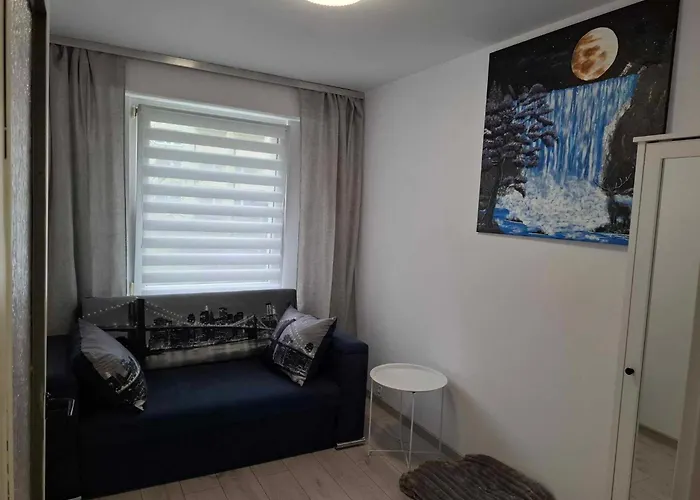 50 M Z Balkonem Na Parterze *